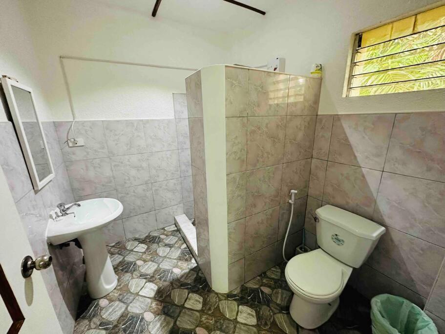 Alona Park Residence - 3 Bedroom Apartment- Alex And Jesa Unit Panglao Dış mekan fotoğraf